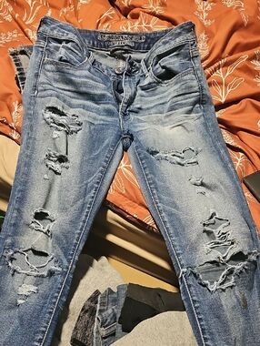 American Eagle Outfitters Distressed Light Blue Skinny Jeans